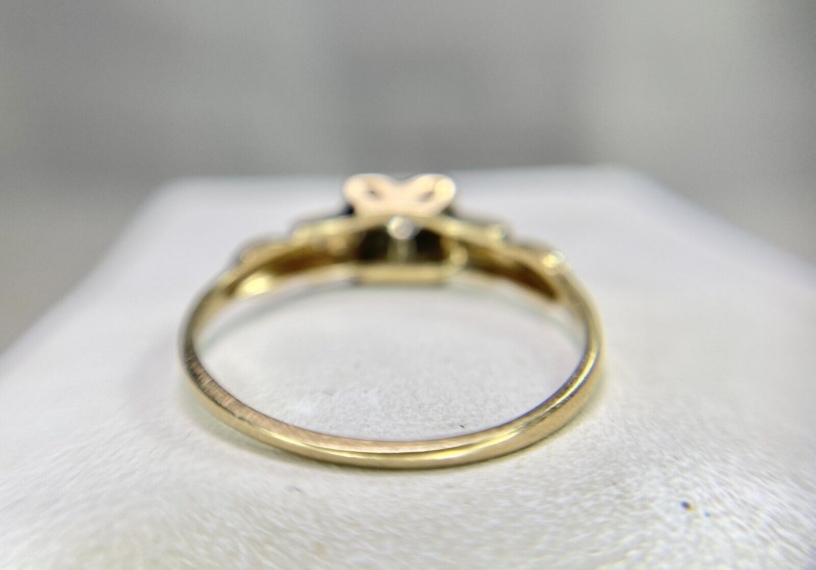 Vintage 14k Yellow Gold Natural Small Round Diamond Engagement Ring