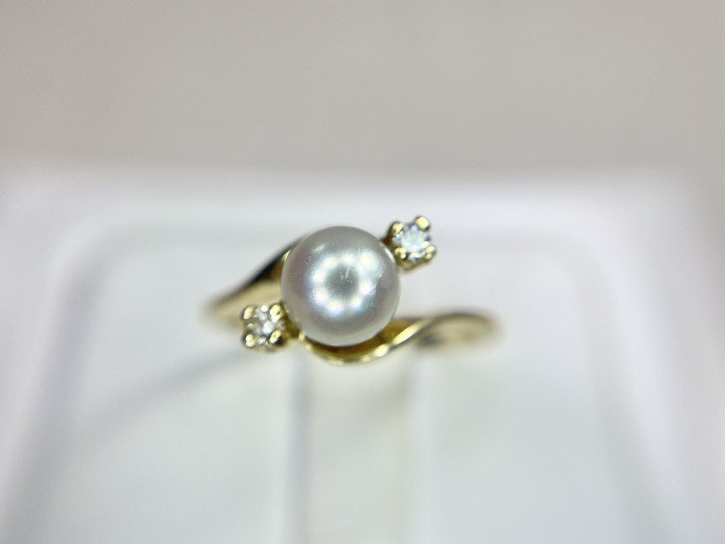 Vintage 14k Yellow Gold Round White Pearl Diamond Bypass Ring