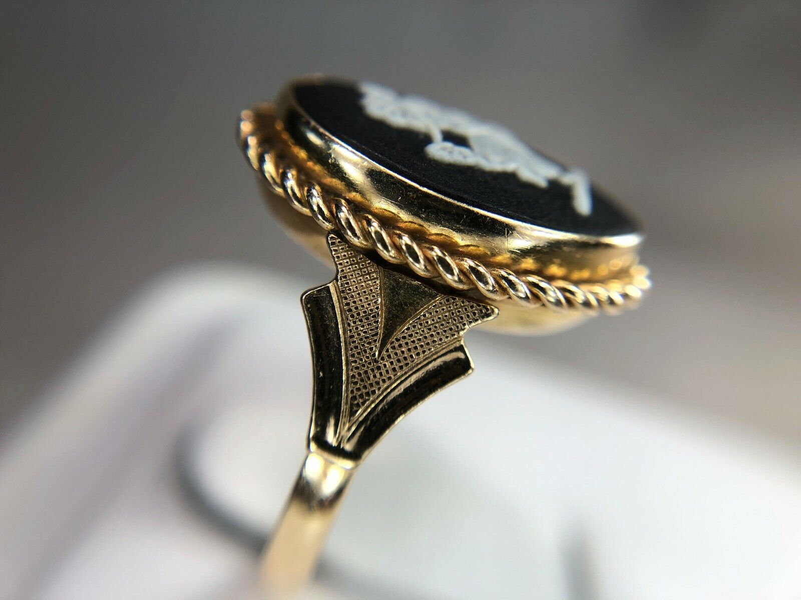 Vintage Retro 14k Yellow Gold Black Greek Cameo Cocktail Ring