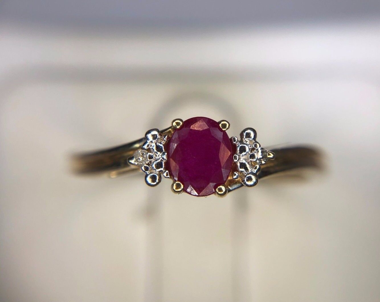 Estate Vintage 10k Yellow Gold Oval Shape Red Ruby Diamond Ring Size 9.25