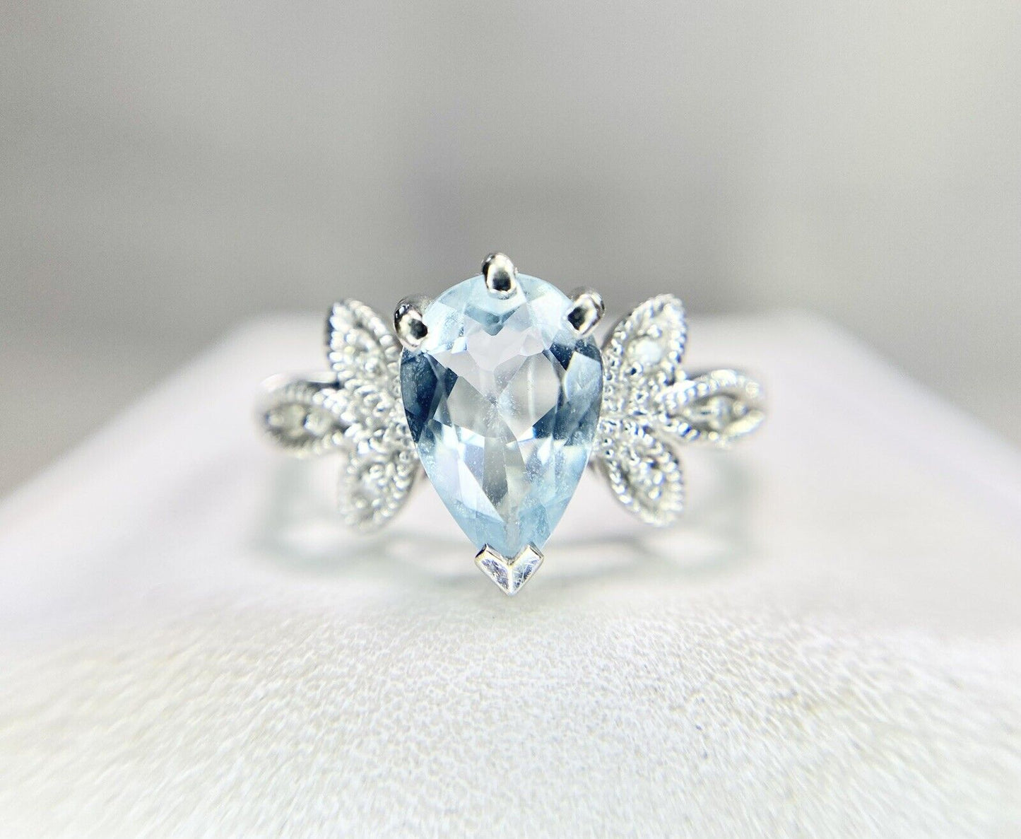 Vintage 14k White Gold Pear Shape Light Blue Topaz Round Diamond Ring