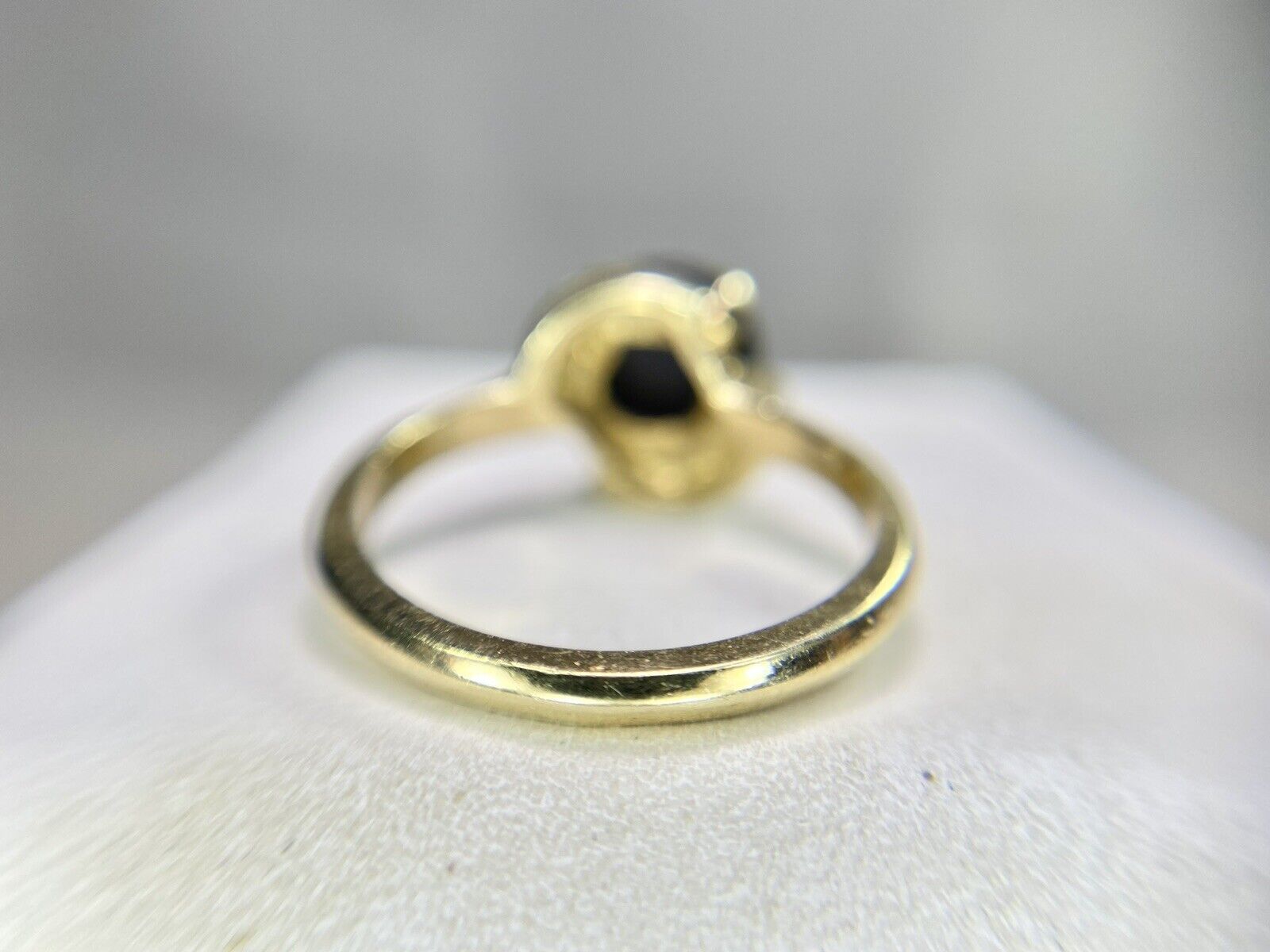 Vintage 14k Yellow Gold Round Flat Circle Black Onyx Solitaire Ring