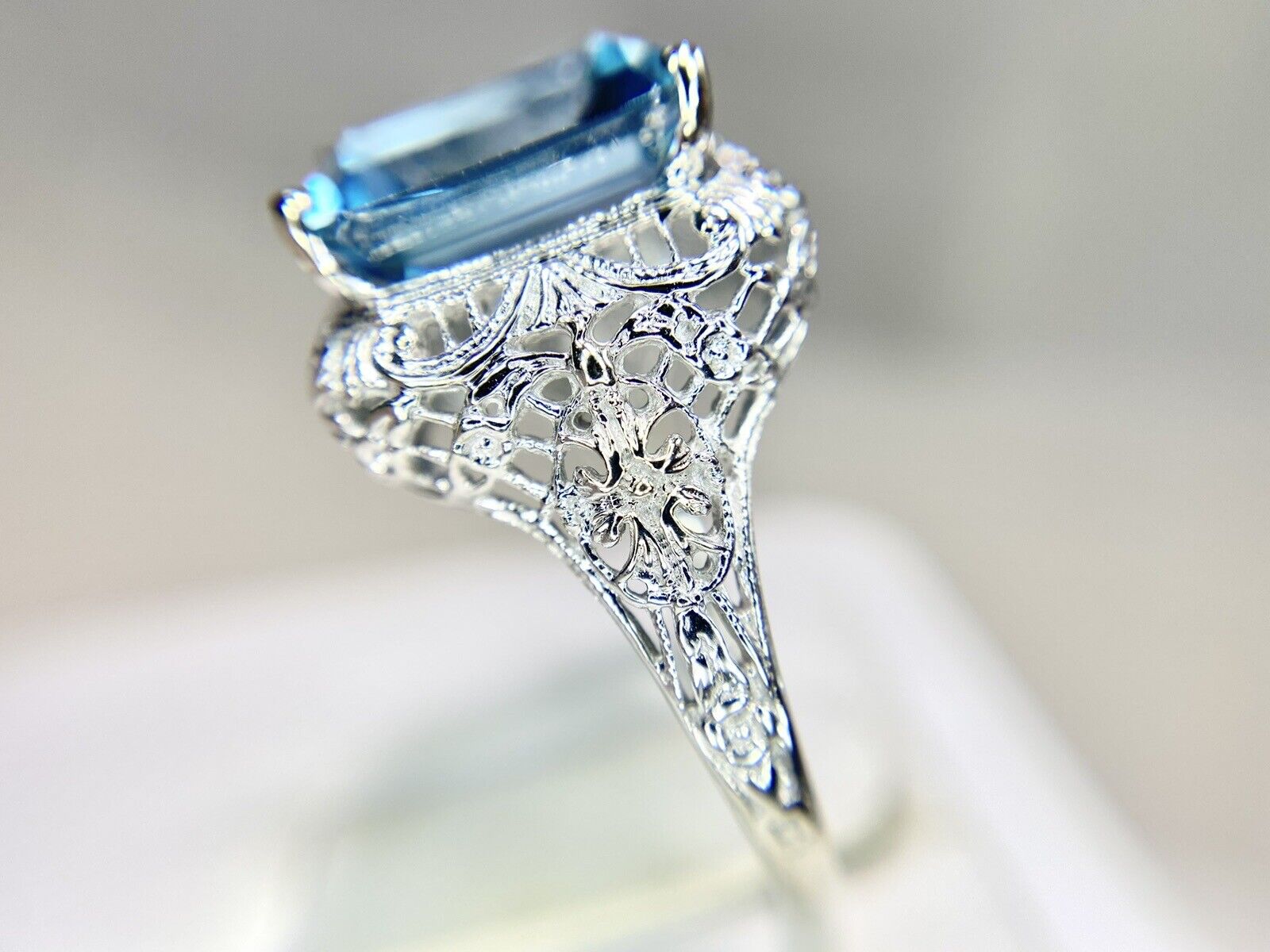 Vintage Art Deco 14k White Gold Emerald Cut Aquamarine Filigree Cocktail Ring