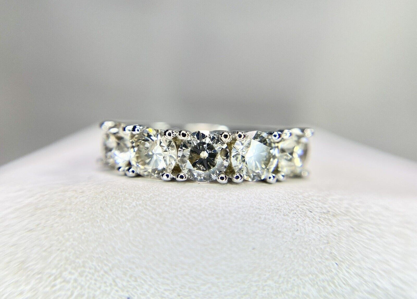 14k White Gold Natural Round Brilliant Diamond Wedding Band Ring