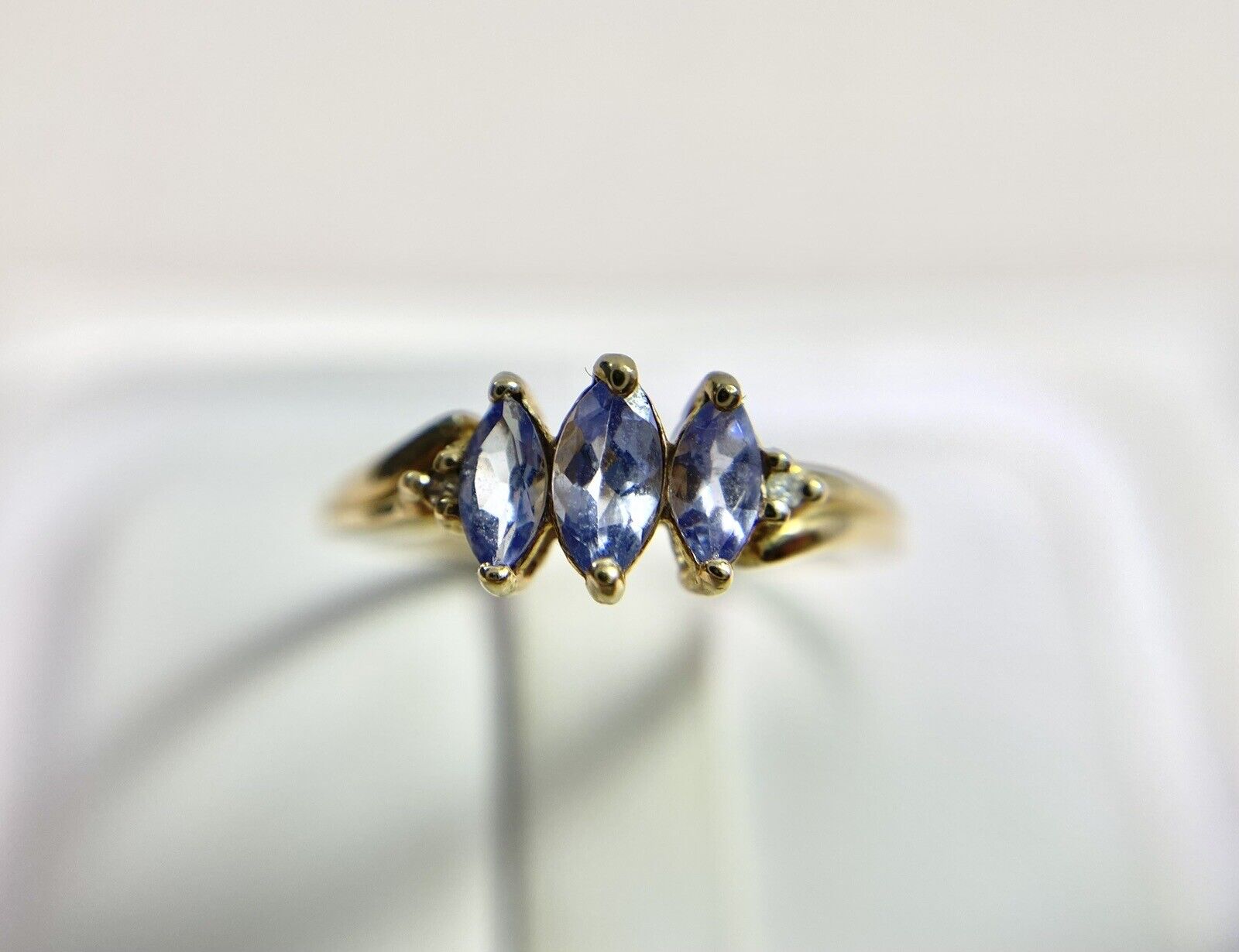 Vintage 10k Yellow Gold Signed Marquise Tanzanite Round Diamond Ring