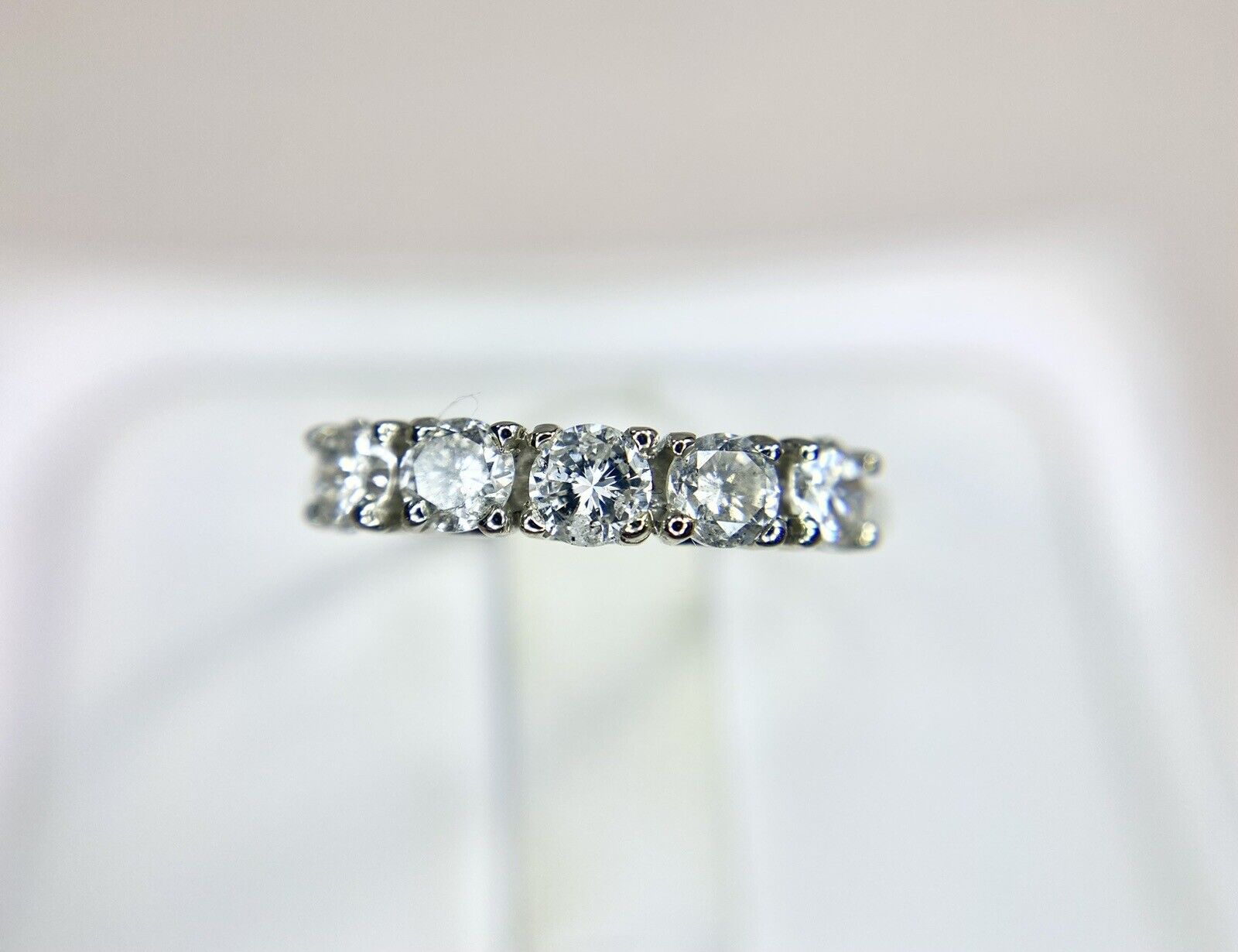 Vintage 14k White Gold Natural Round Diamond Wedding Band Ring