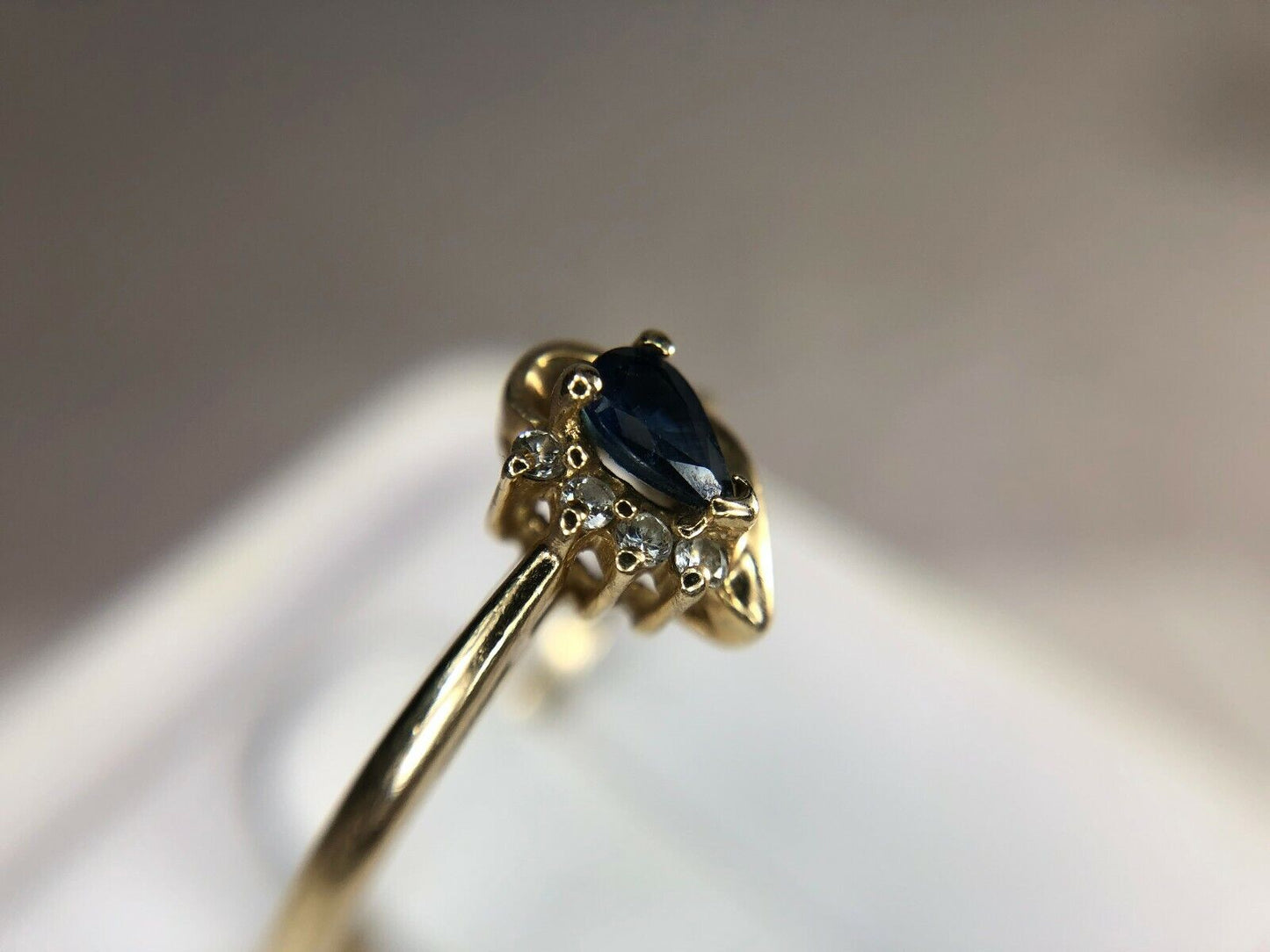 Estate 10k Yellow Gold Pear Shape Blue Sapphire Round Diamond Ring 