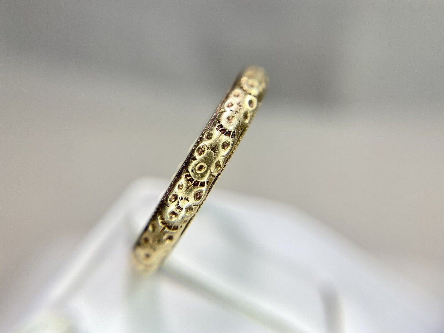 Vintage Art Nouveau 14k Yellow Gold Classic Engraved Flower Wedding Band Ring