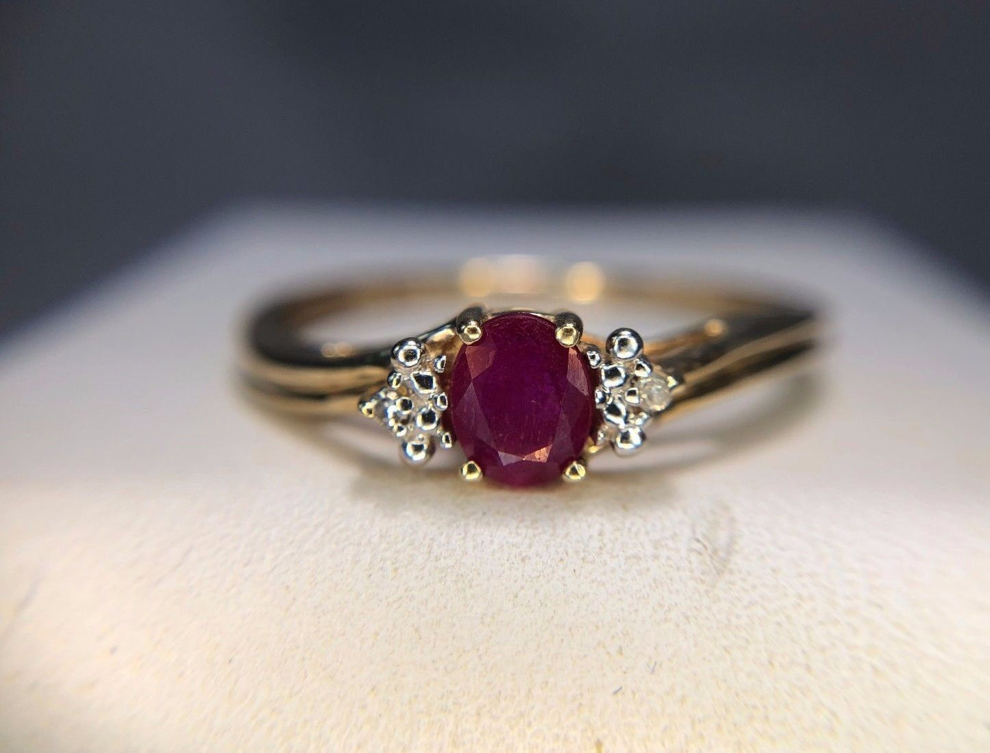 Estate Vintage 10k Yellow Gold Oval Shape Red Ruby Diamond Ring Size 9.25