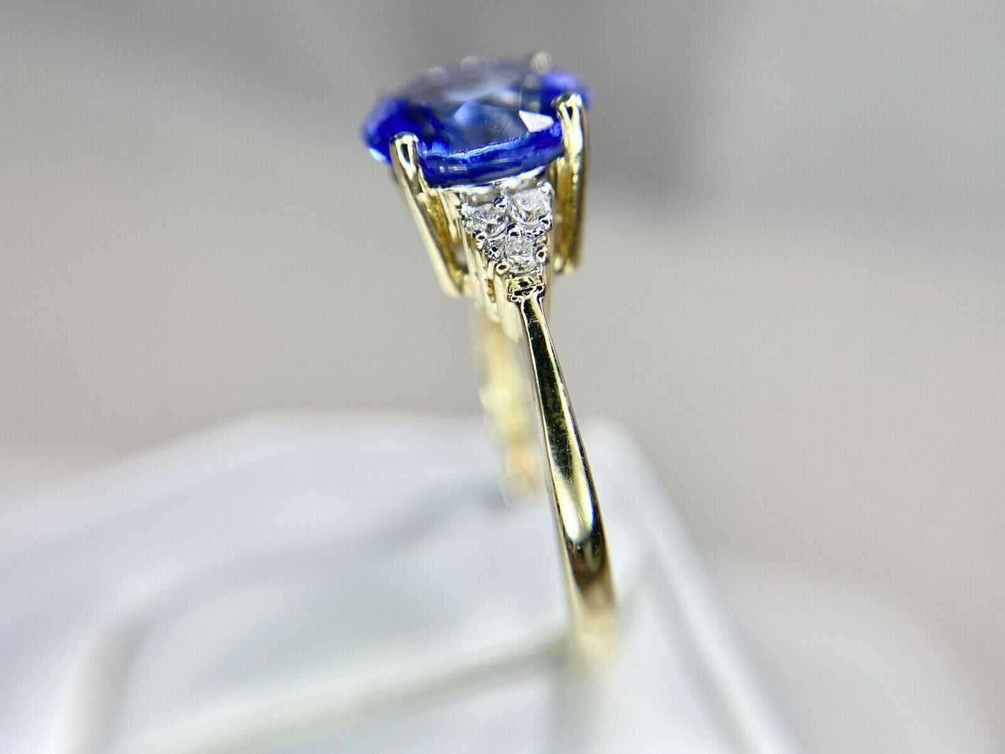 Vintage 14k Yellow Gold Round Tanzanite Natural Diamond Ring