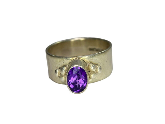 Vintage Sterling Silver Handcrafted Oval Shape Purple Amethyst Ring Size 7.25