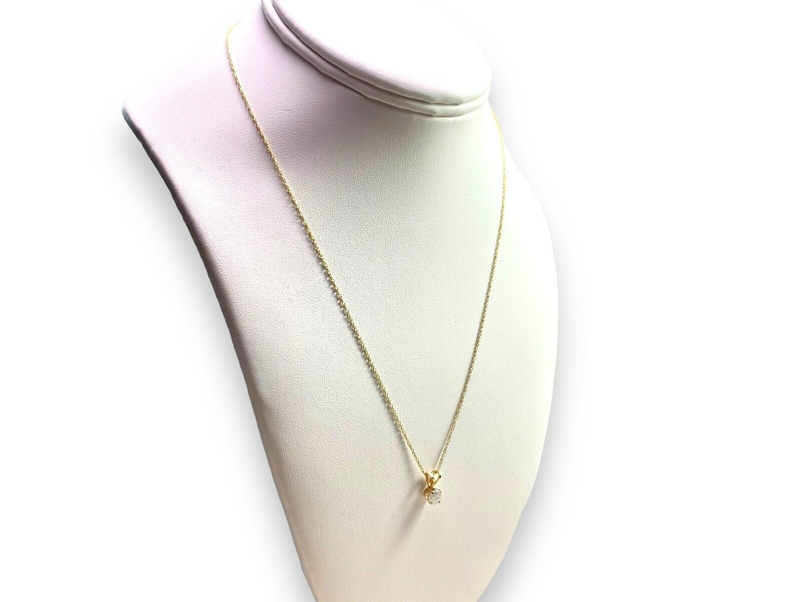 Vintage 14k Yellow Gold Natural Round Diamond Solitaire Pendant Necklace