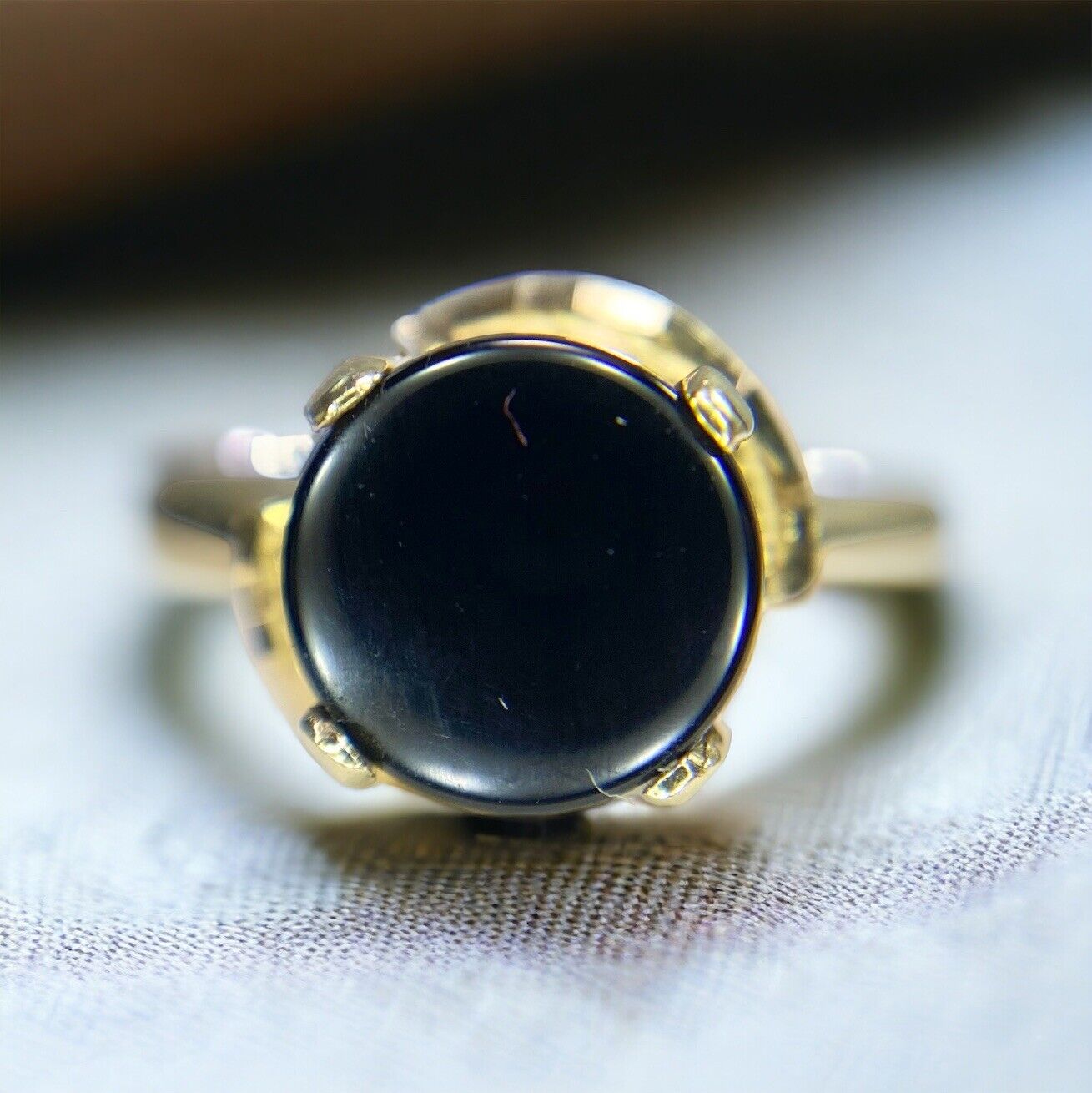 Vintage 14k Yellow Gold Round Flat Circle Black Onyx Solitaire Ring