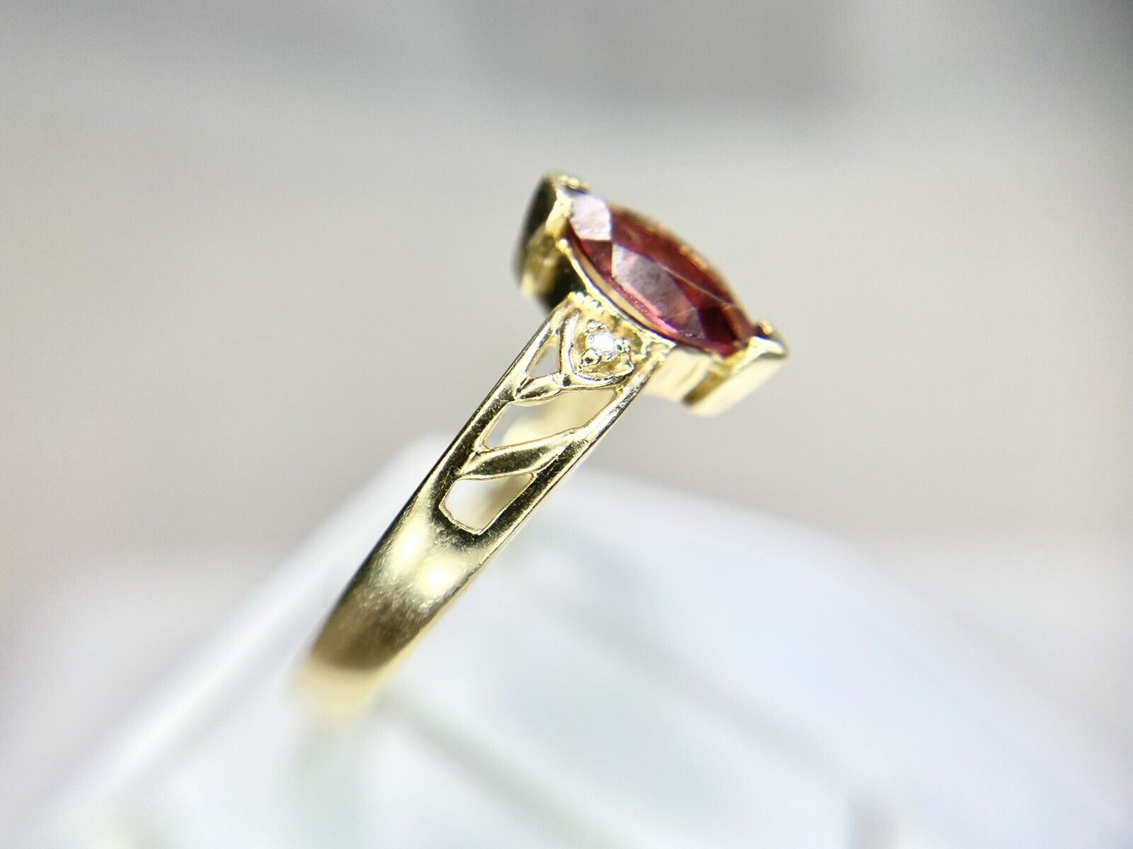 Vintage 14k Yellow Gold Natural Marquise Rhodolite Garnet Round Diamond Ring