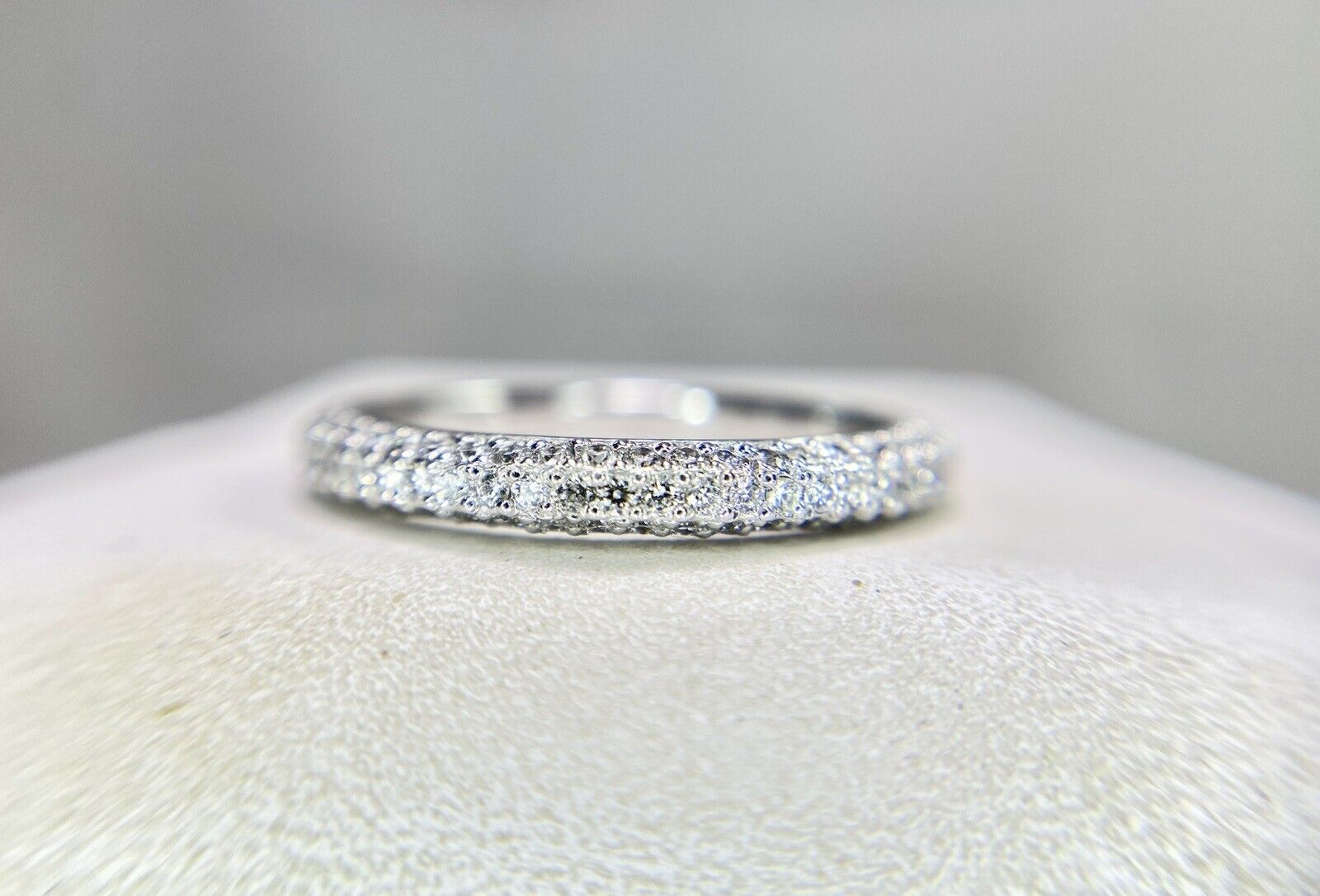 14k White Gold Natural Round Diamond Pave Set Wedding Band Ring