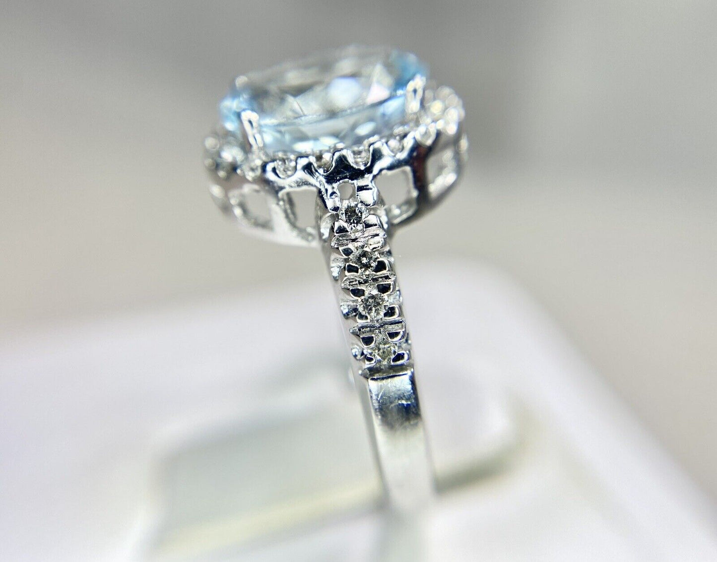 Vintage 14k White Gold Oval Blue Aquamarine Round Diamond Halo Ring