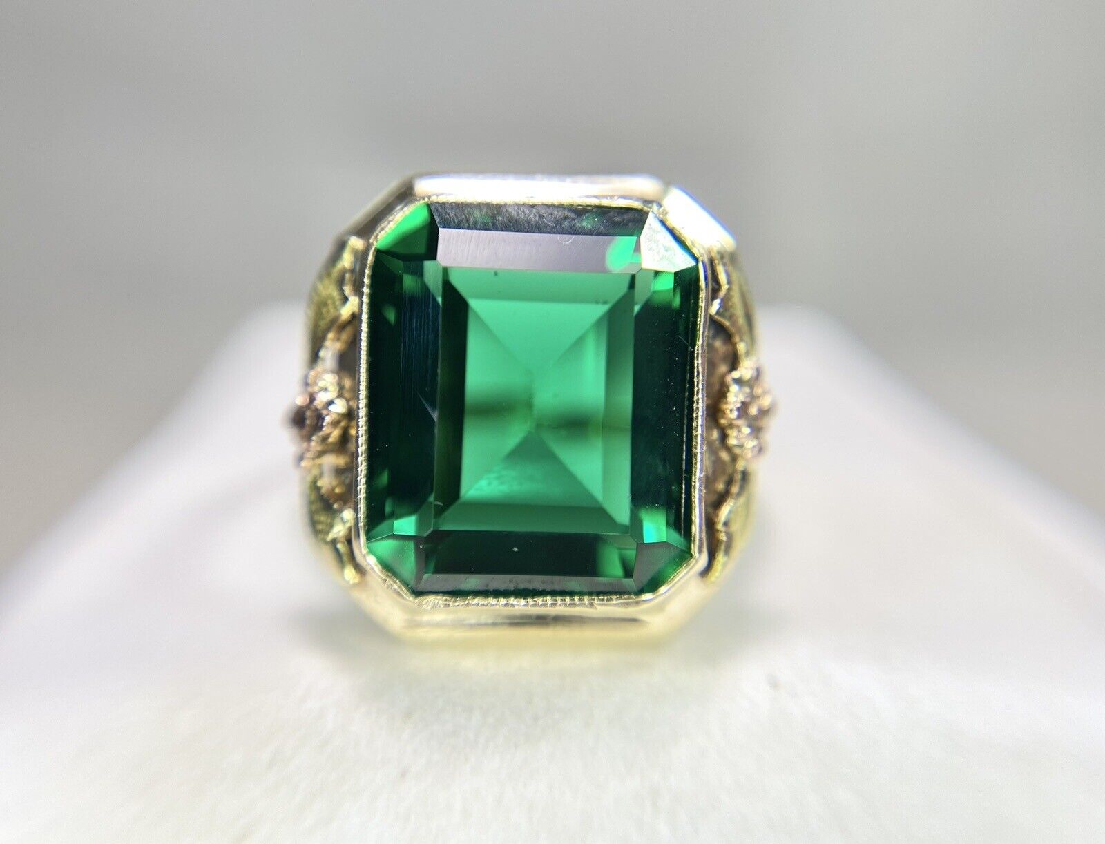 Vintage Art Deco 14k Yellow Gold Handcrafted Green Emerald Bezel Set Ring