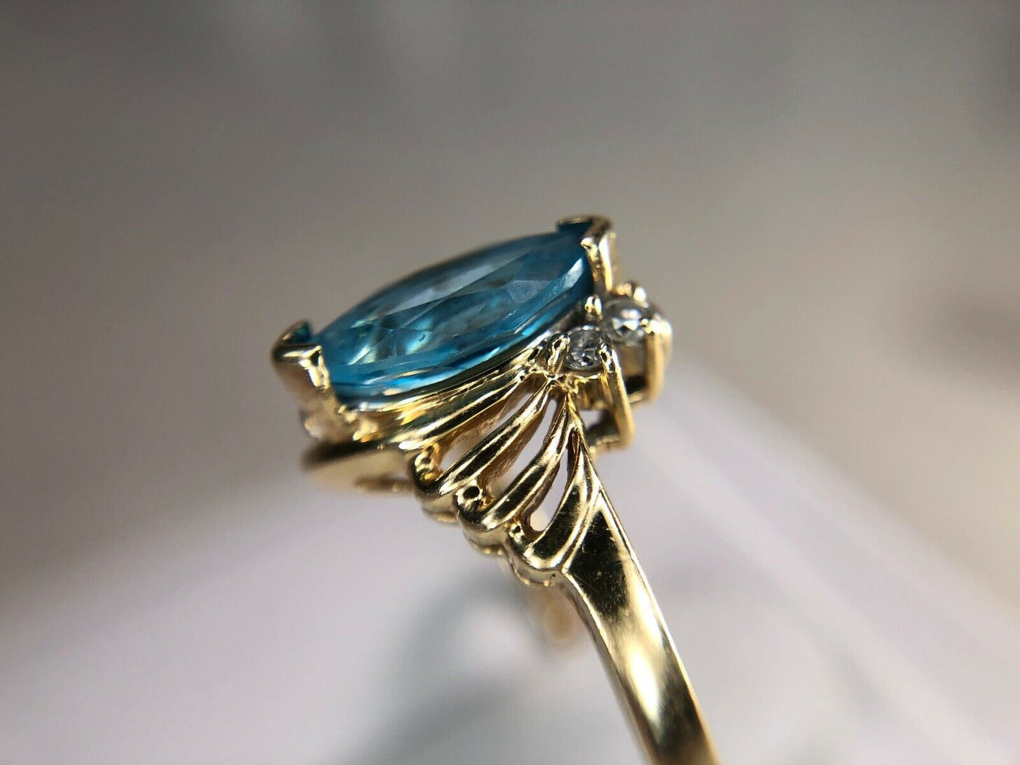 Vintage 14k Yellow Gold Marquise Blue Topaz Round Diamond Ring