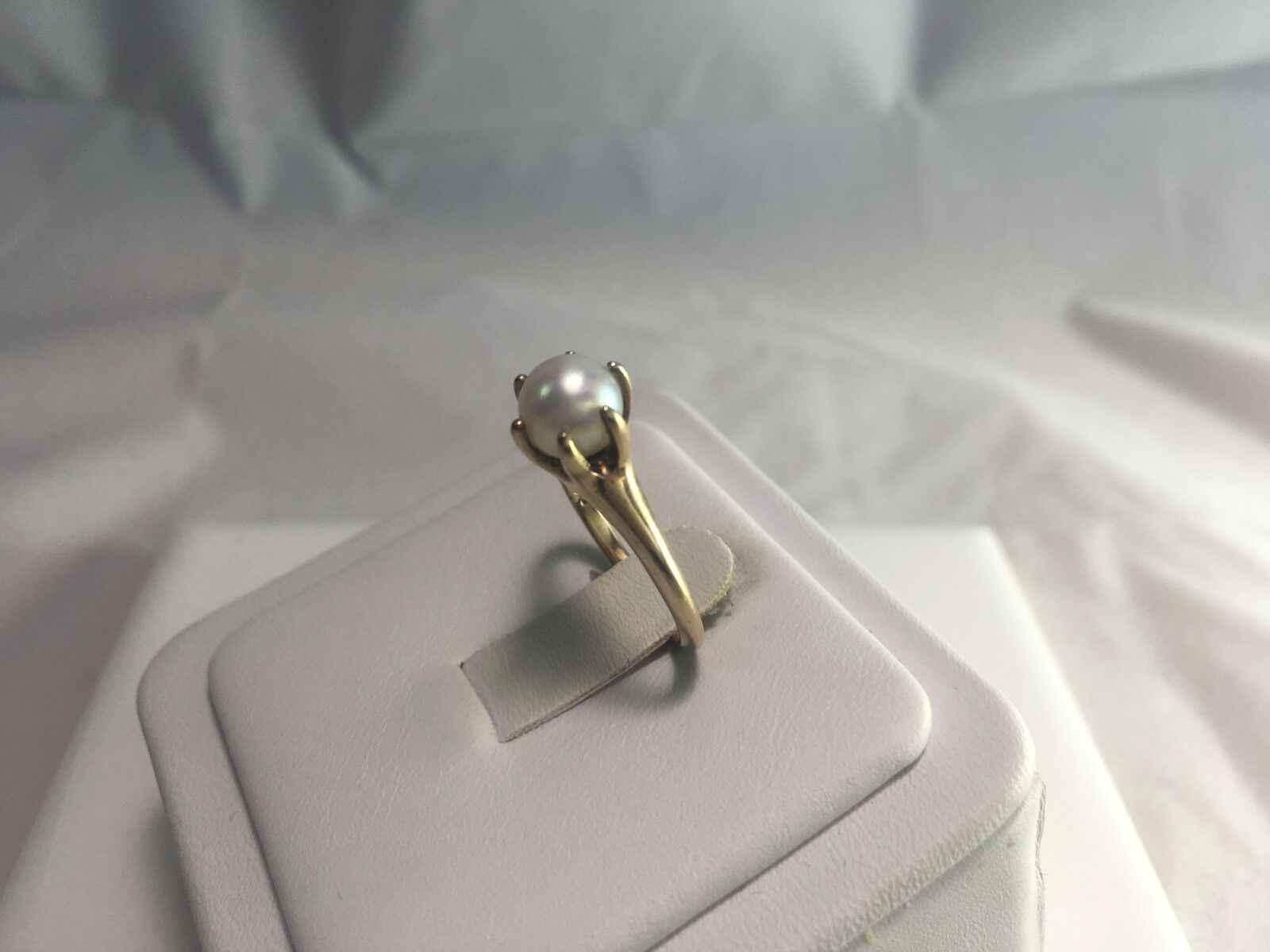 Estate 10k Yellow Gold Round White Cultured Pearl Solitaire Ring 6mm