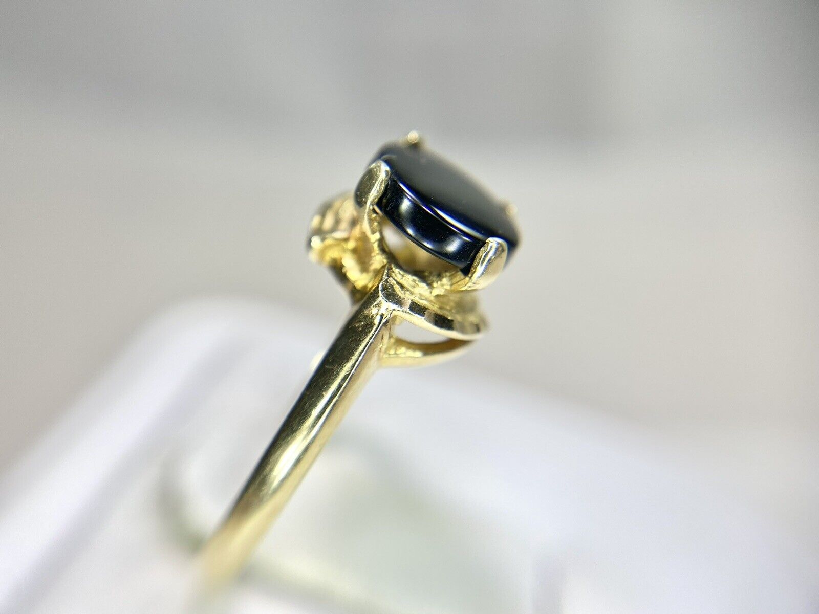 Vintage 14k Yellow Gold Round Flat Circle Black Onyx Solitaire Ring