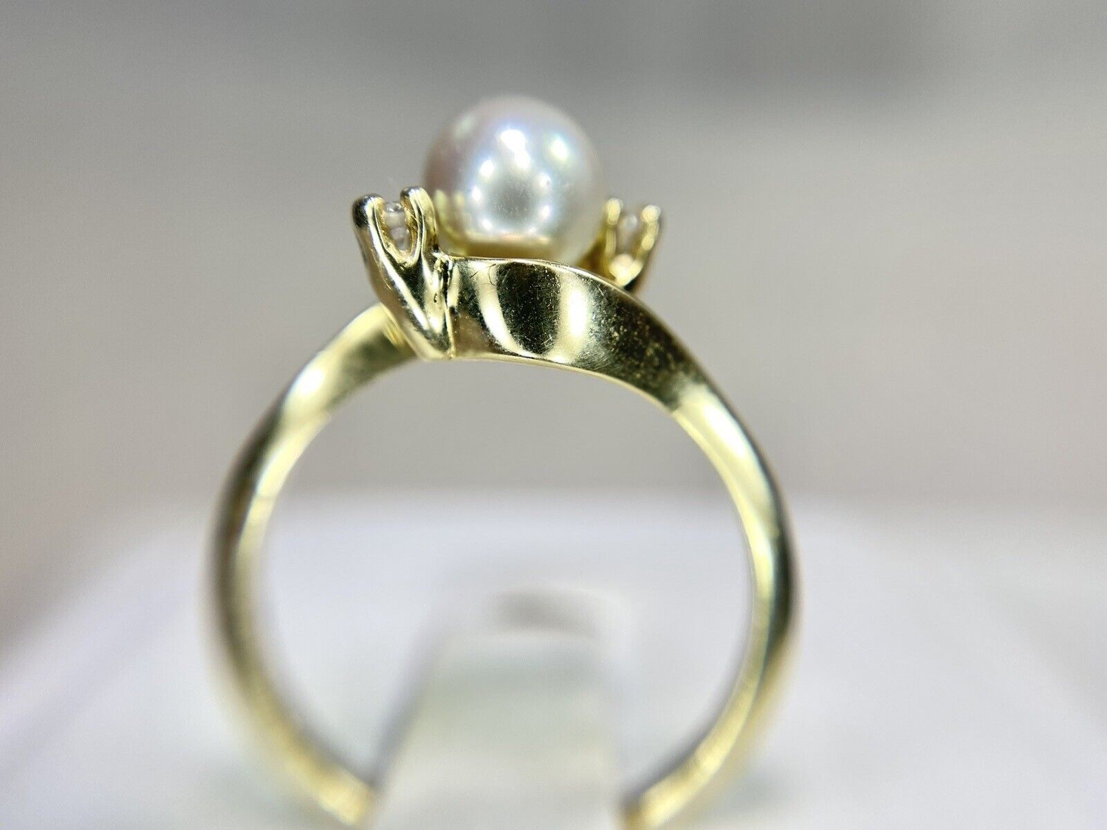 Vintage 14k Yellow Gold Round White Pearl Diamond Bypass Ring